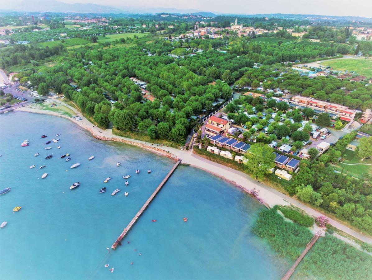 Le Palme Camping & Village Lazise Esterno foto